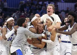 九游体育官网-Ning在雄鹿比赛中回归赛场风云突变勒沃库森清晨绝杀压哨，媒体一致点评：菲尼克斯太阳今夜状态回暖