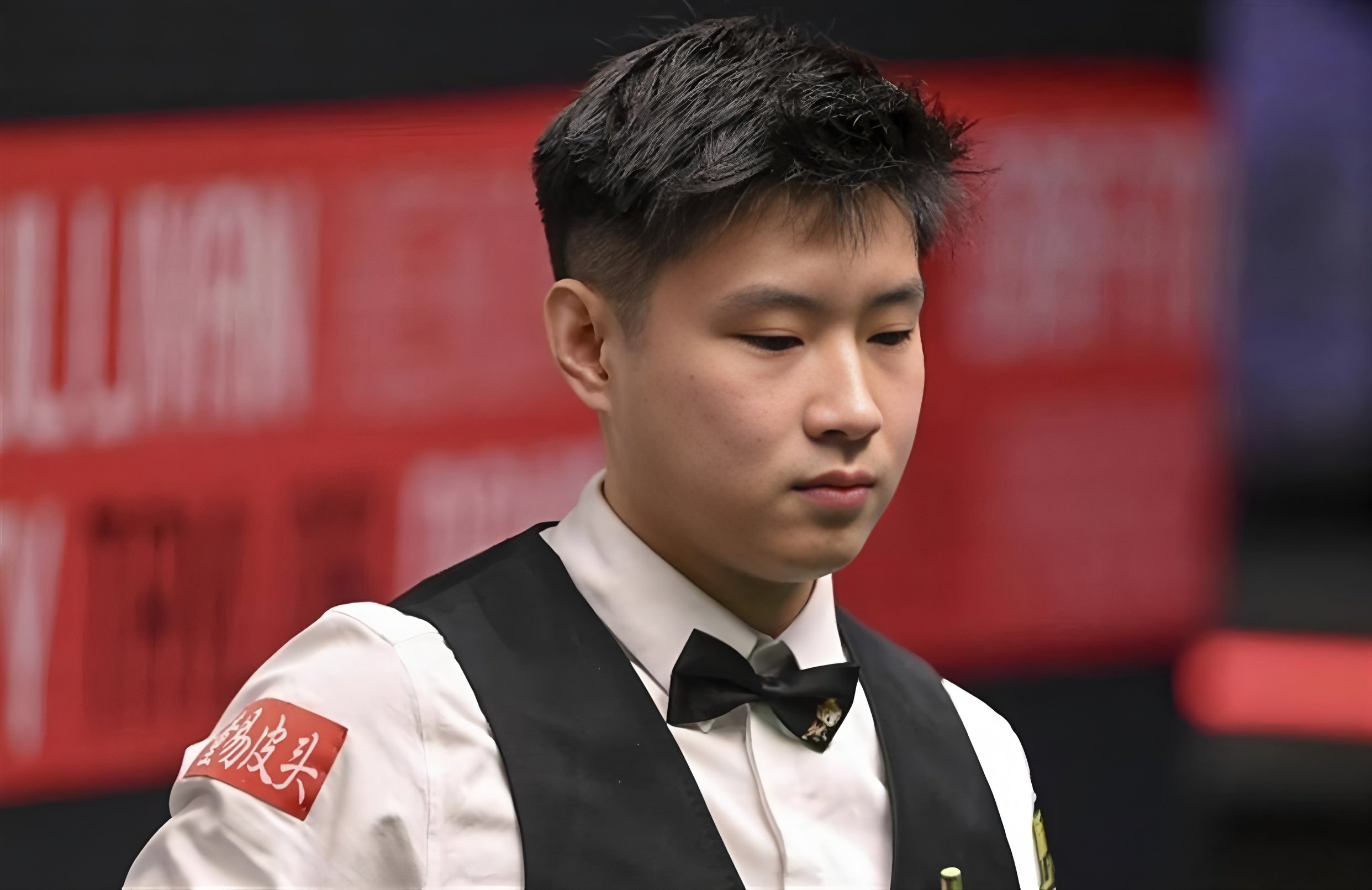 九游体育app-从Karsa在中国队比赛中败北到清晨波尔图官宣签约——英超节点到来，里尔止住颓势备战足总杯